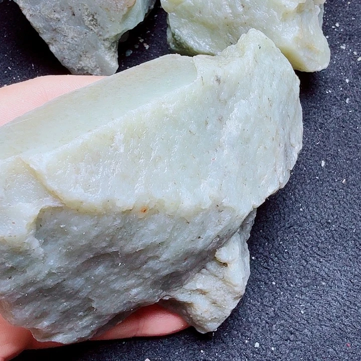未镶嵌和田玉（糖玉）珠宝半成品