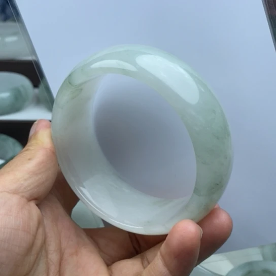 未镶嵌手镯石英质玉（金丝玉）