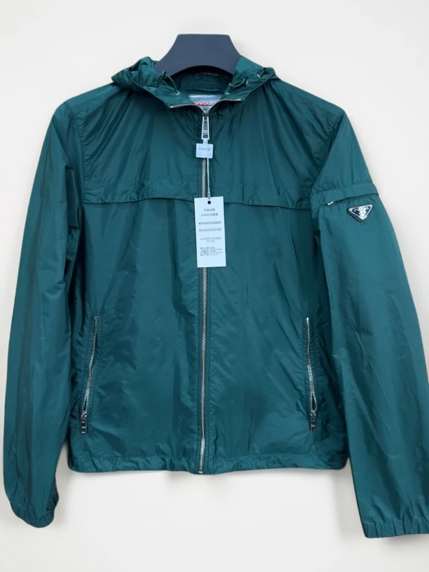 99新 Prada/普拉达 绿色三角标尼龙外套/50/工价14800/R787