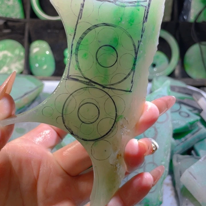 石英质玉未镶嵌珠宝半成品抒*