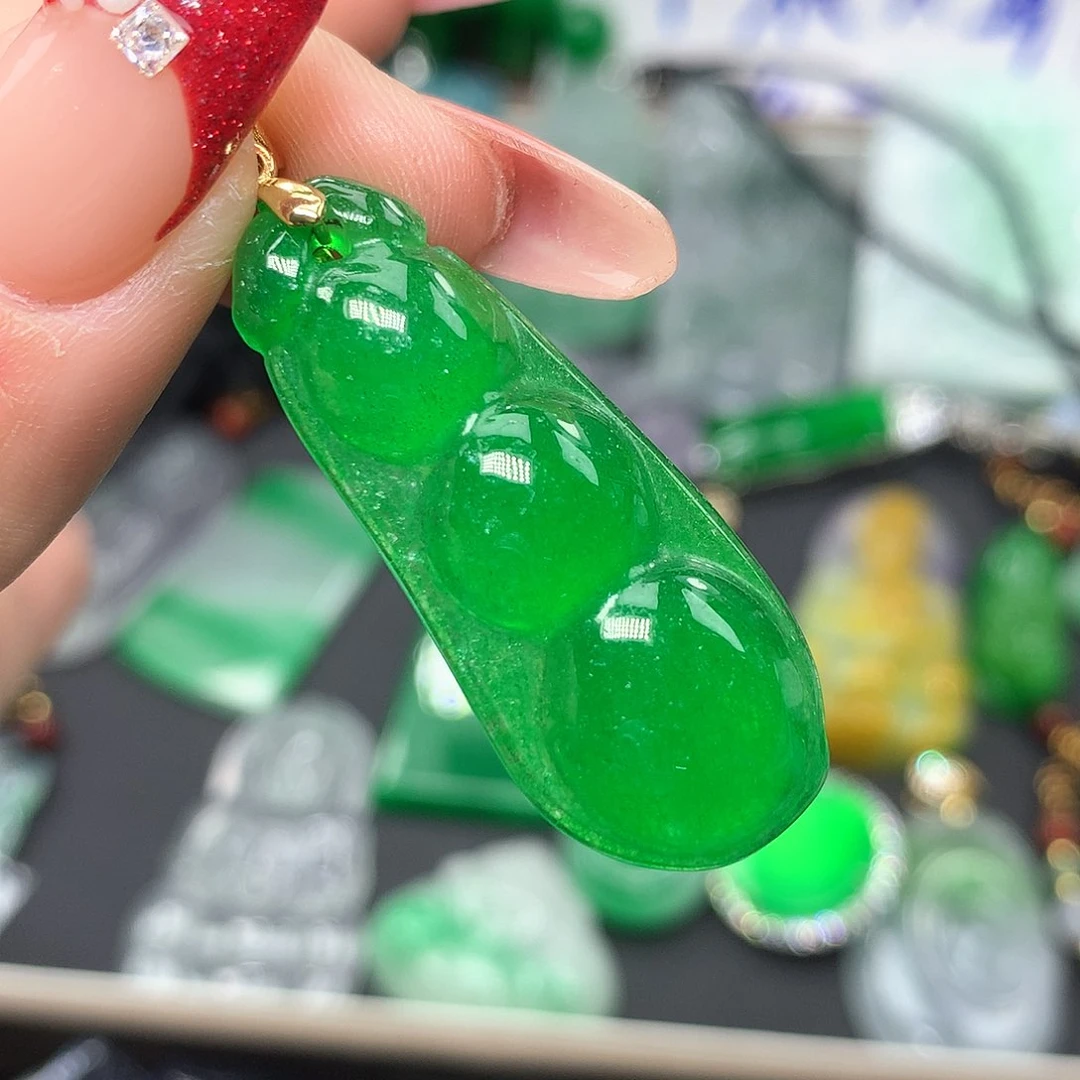 翡翠颈饰未镶嵌翡翠