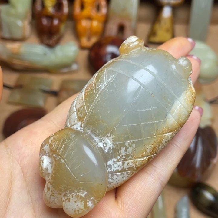 蛇纹石玉未镶嵌颈饰