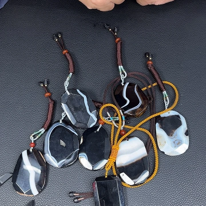 玛瑙未镶嵌吊坠T1黑药芝无事牌（带坑）发其一