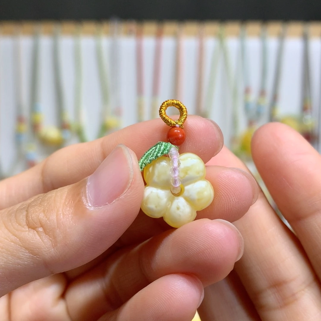 吴***꙳未镶嵌蜜蜡裸石配饰