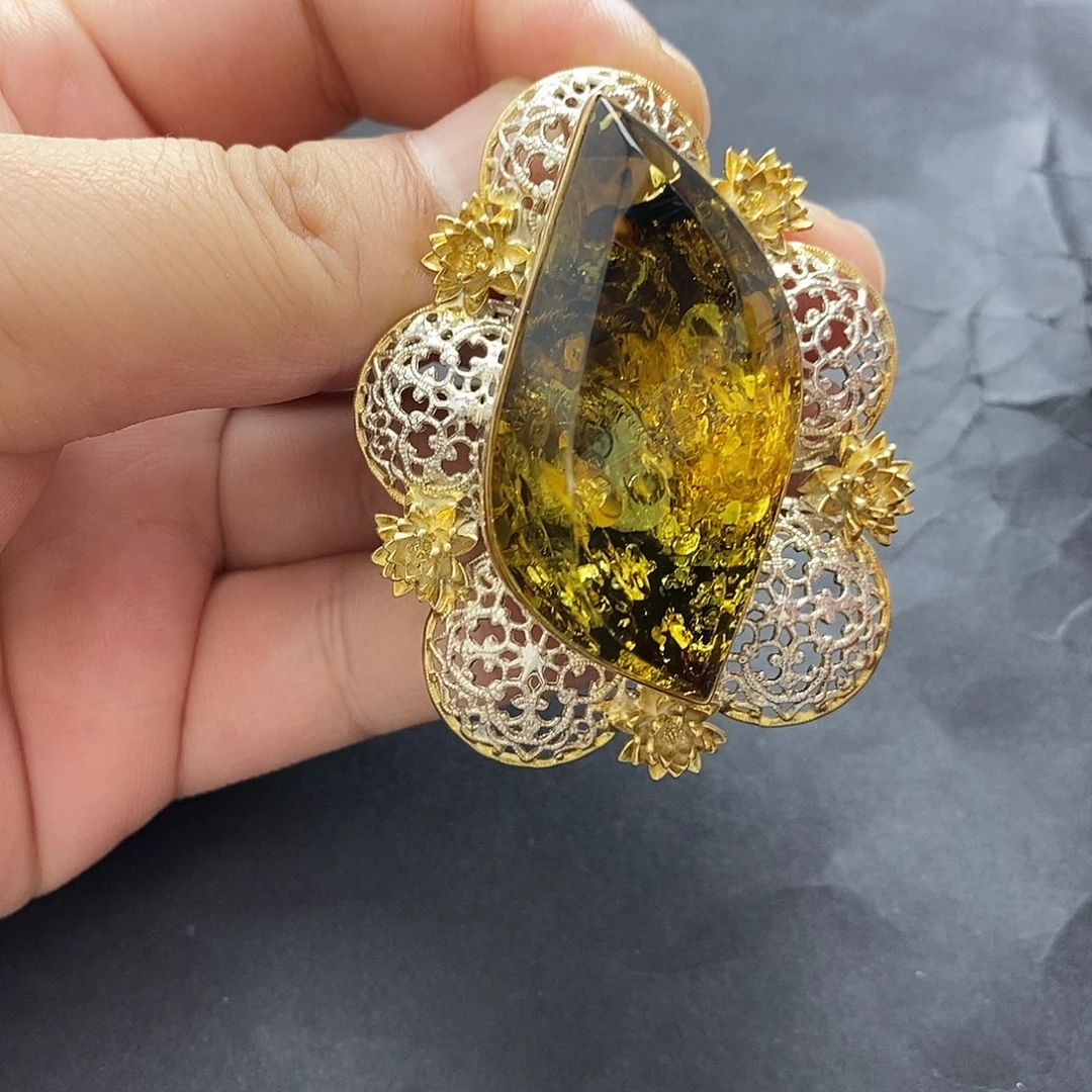 琥珀未镶嵌裸石吊坠