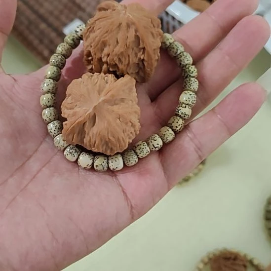文玩核桃把件38左右磨盘色差瑕疵+串，福利三