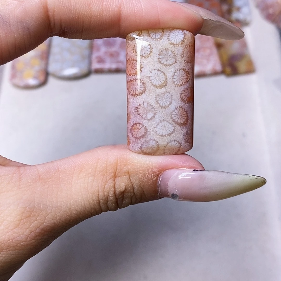 查罗石合金颈饰T***y