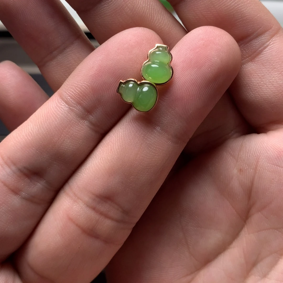 和田玉（碧玉）耳饰18K金镶嵌