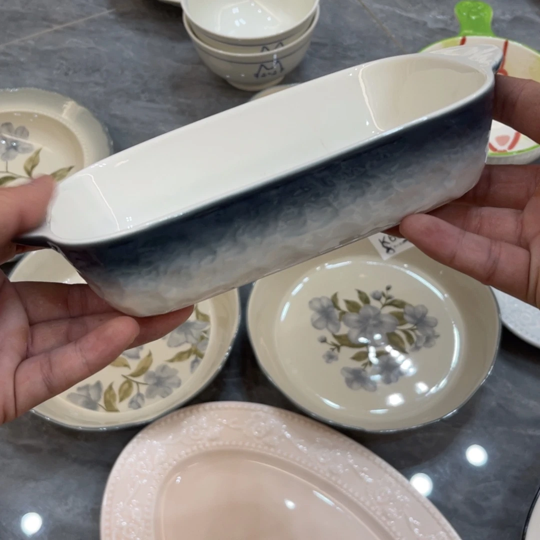 陶瓷微瑕餐具介意勿拍，满18飞！