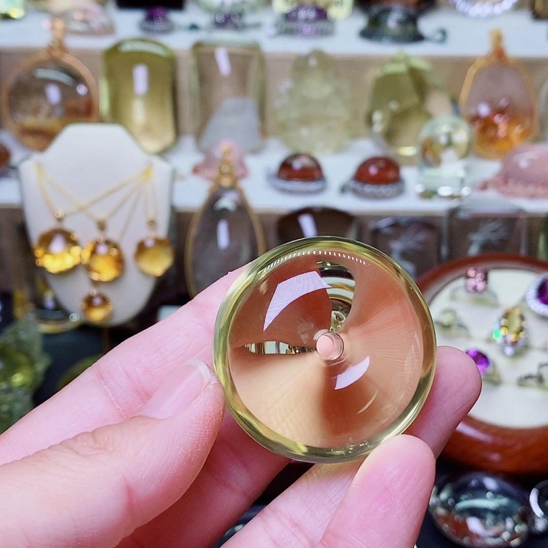 水晶吊坠(赠链)未镶嵌