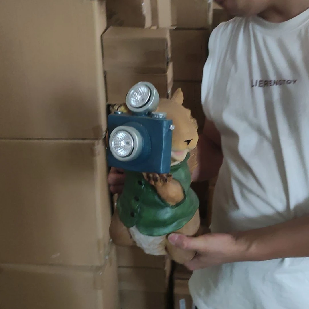 合成树脂树脂照相机松鼠摆件