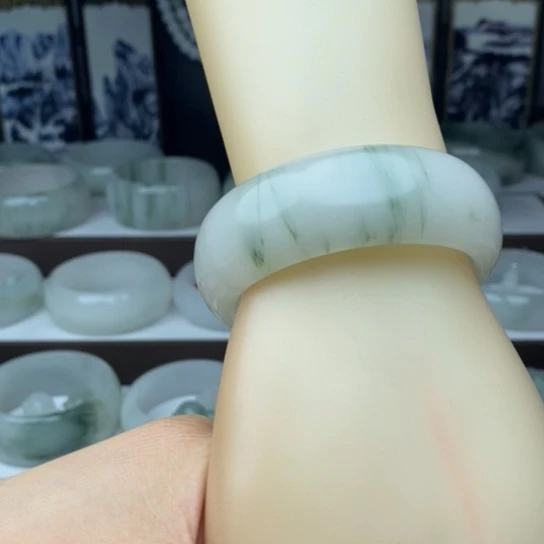 石英质玉（金丝玉）手镯未镶嵌用****笑