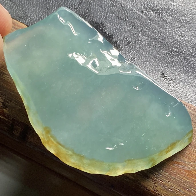 冰种翡翠晴底满色种老起冰胶雕刻挂件牌55-35-6.5mm
