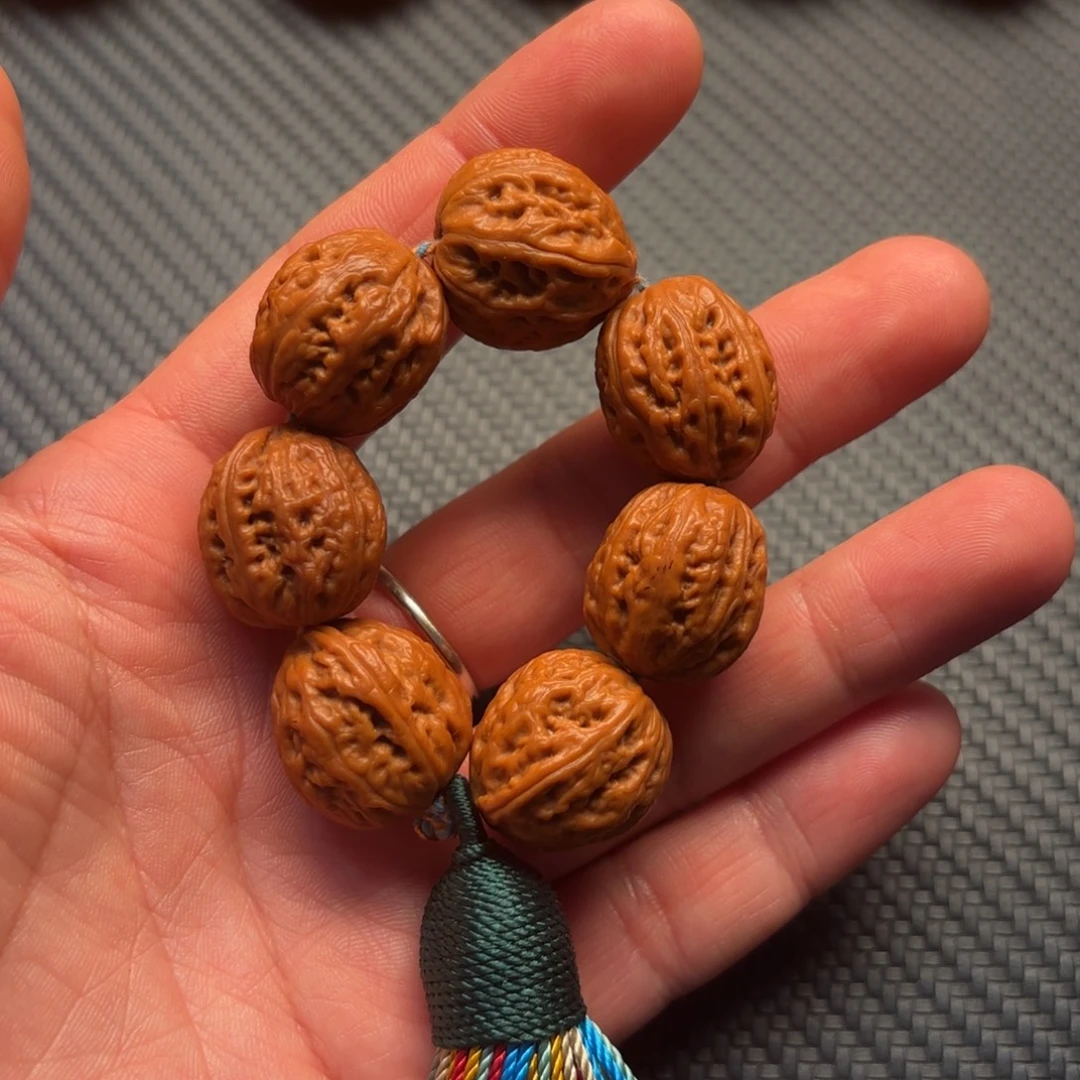 5***8文玩核桃吊坠绕指柔小核桃