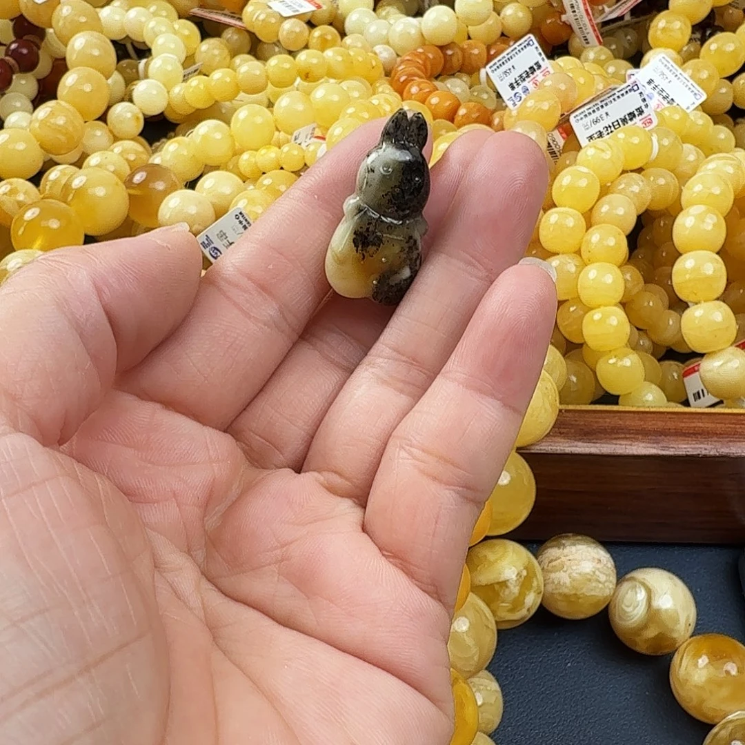 琥珀未镶嵌珠宝奇石