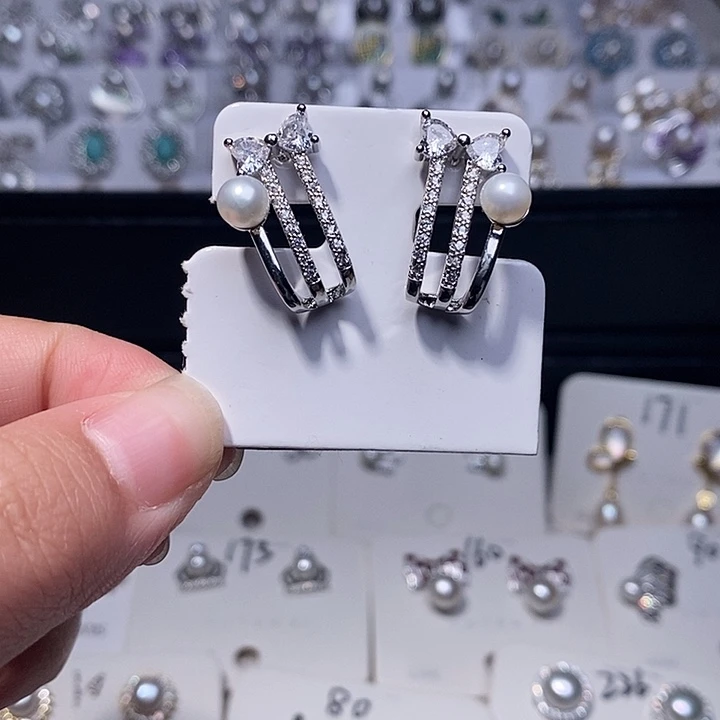 淡水珍珠银S925镶嵌耳饰