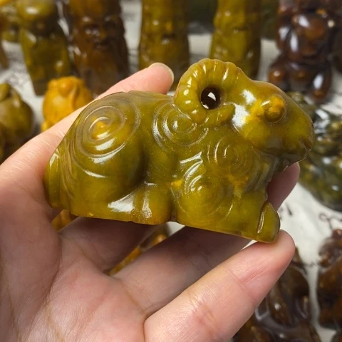 未镶嵌蛇纹石玉颈饰71