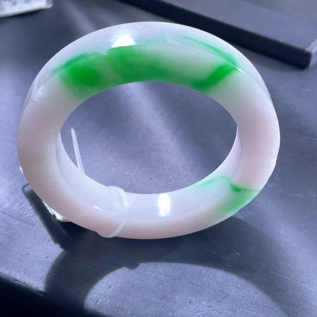 未镶嵌翡翠手镯定制翡翠