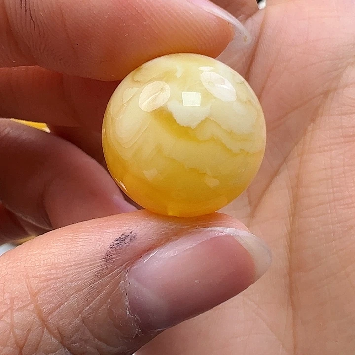蜜蜡未镶嵌珠宝奇石