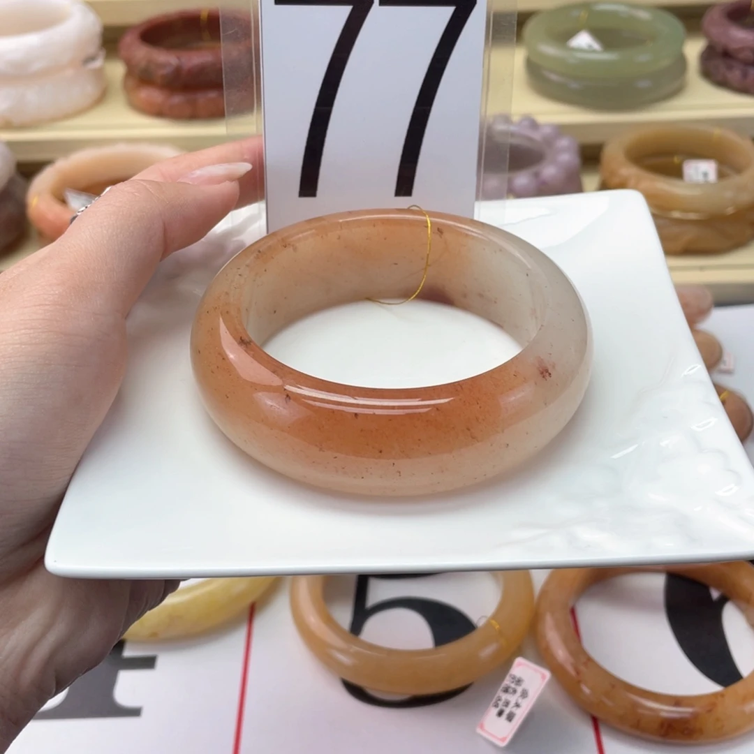 石英岩玉未镶嵌手镯