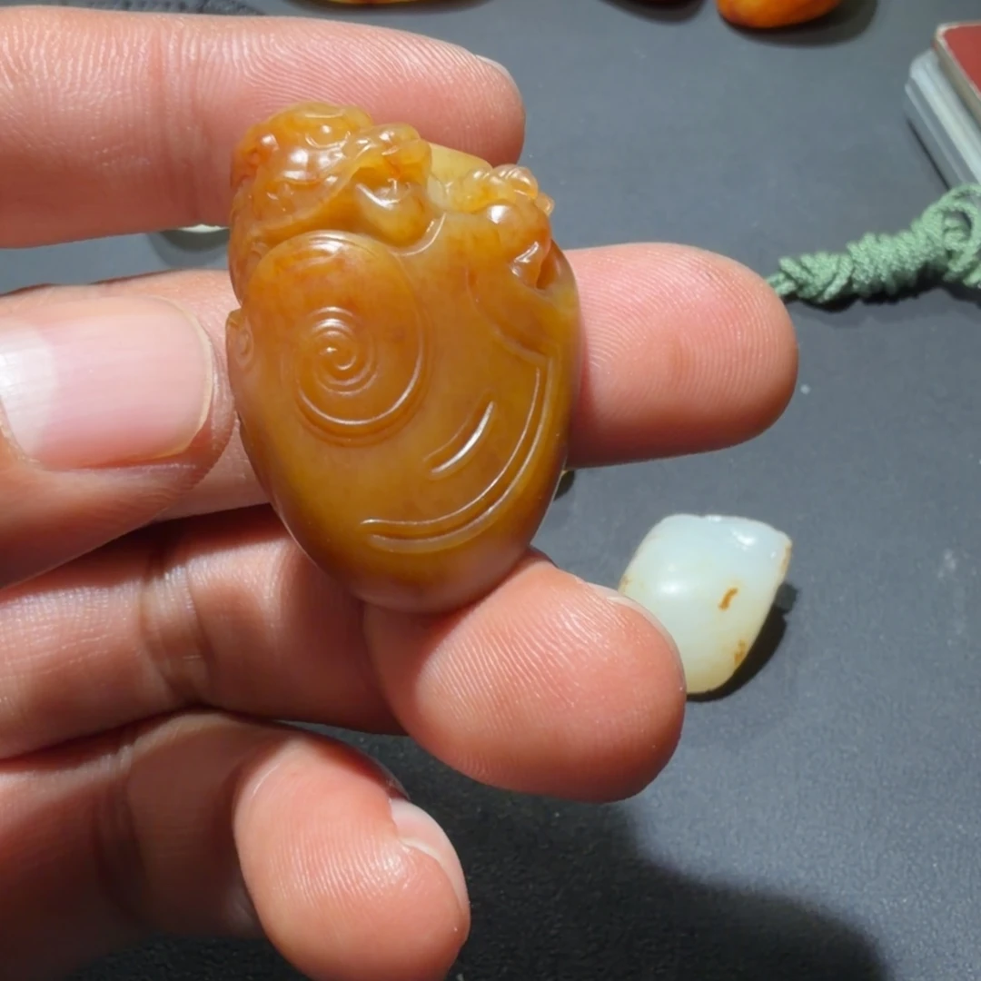 和田玉（糖玉）未镶嵌颈饰