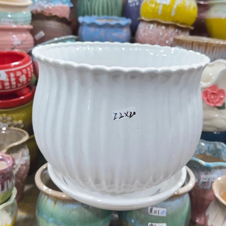 凑9块包邮，有孔，陶瓷花盆