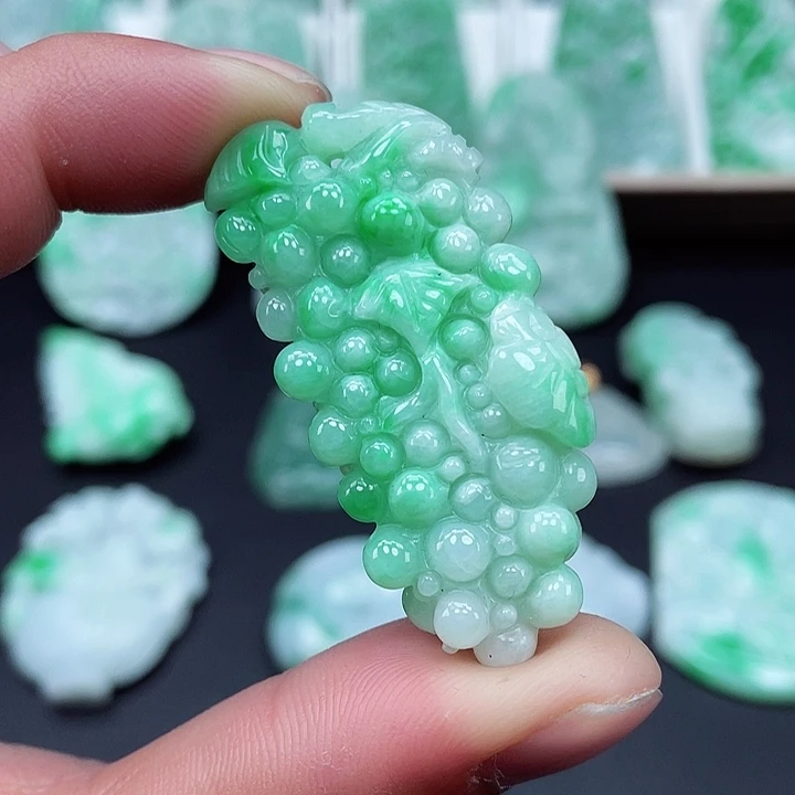 翡翠颈饰未镶嵌翡翠吊坠