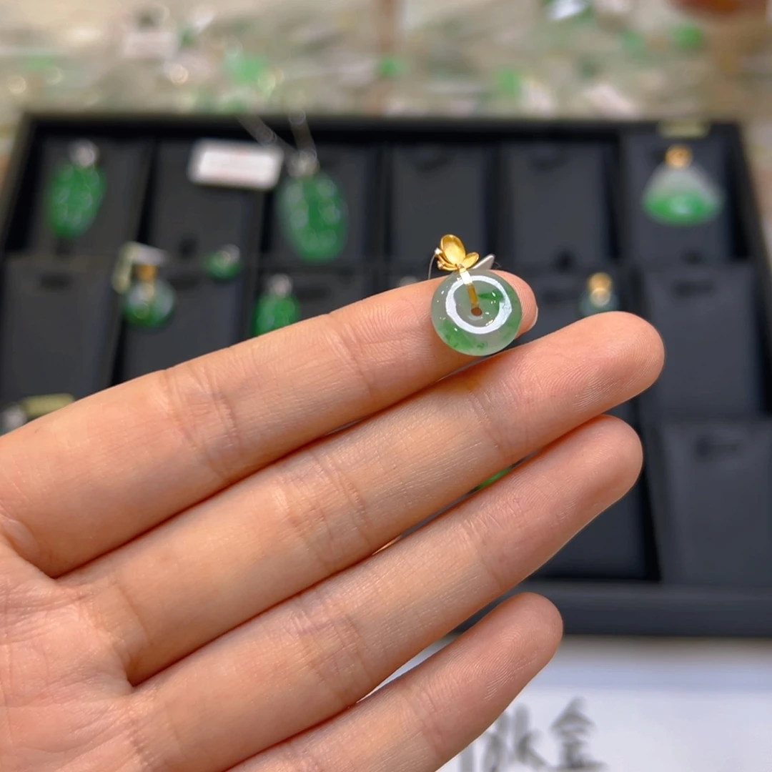 翡翠18K金镶嵌吊坠(不含链)