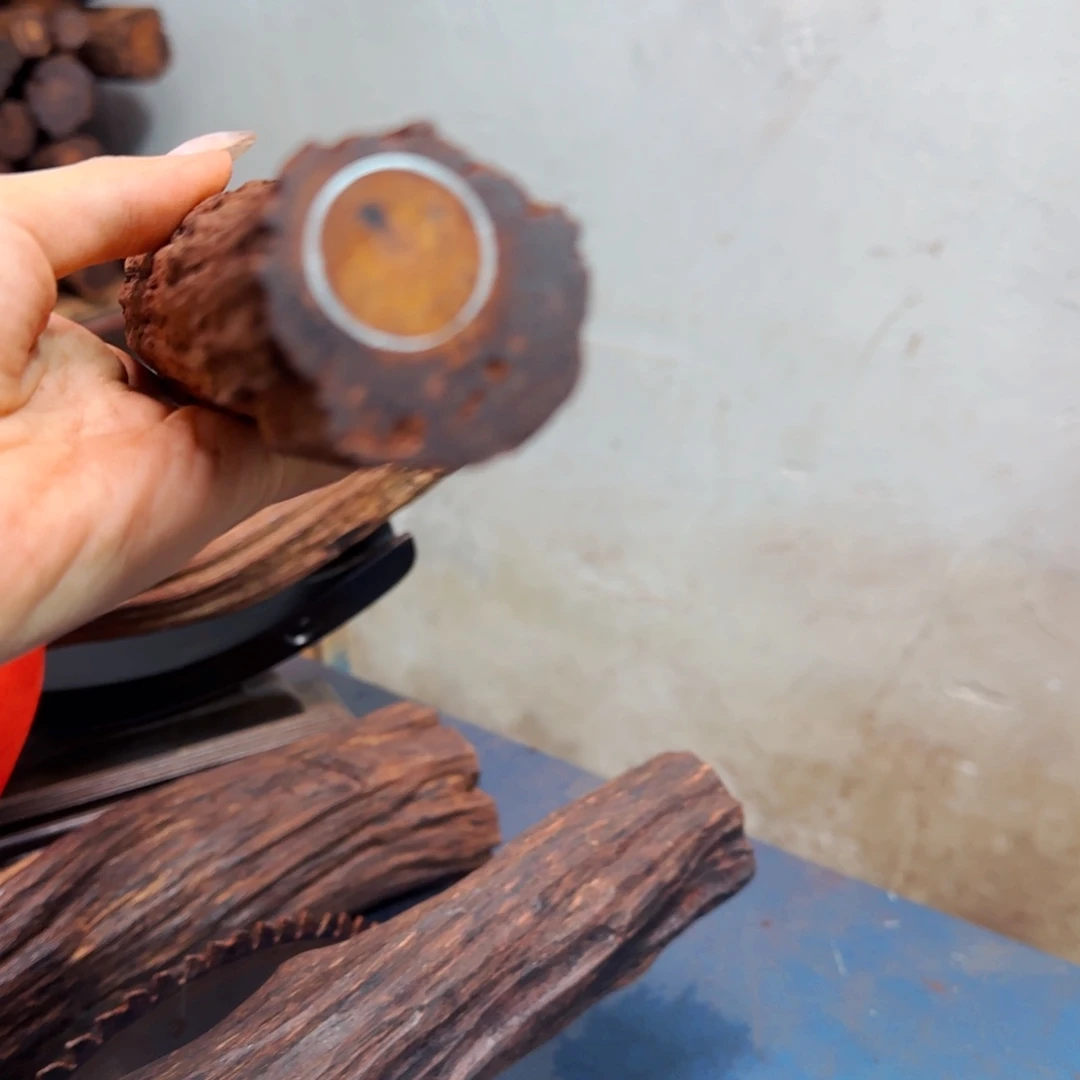 用***8降真香手串1.8黄白油藤心蜡感手串