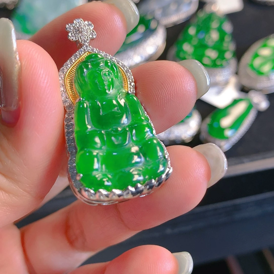 翡翠颈饰未镶嵌翡翠