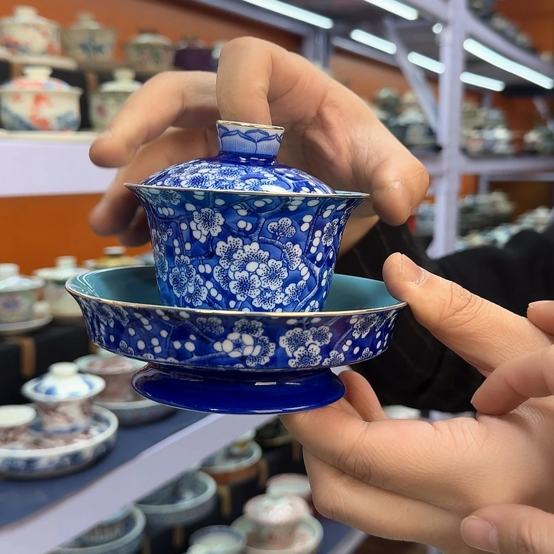 宽款式设计新颖别致