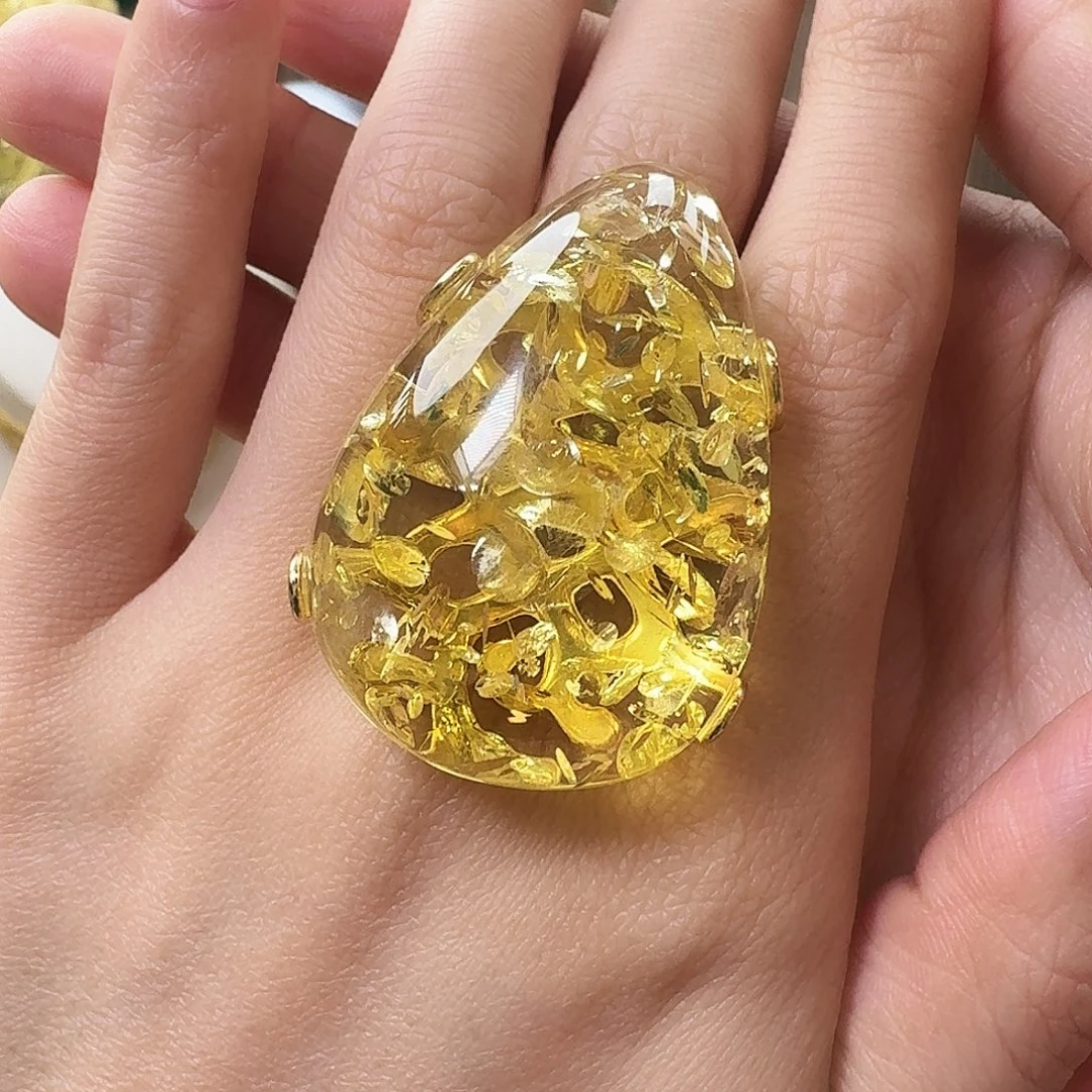 琥珀未镶嵌颈饰戒指