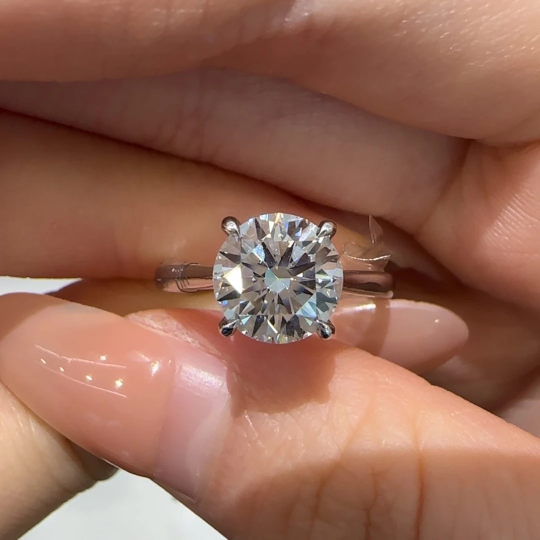 实验室培育钻石18K金镶嵌2卡经典四爪