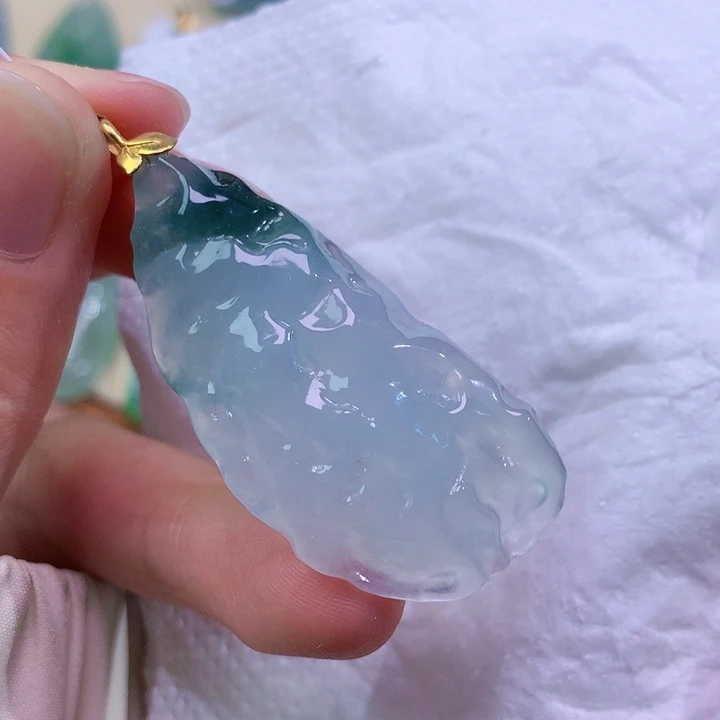 翡翠未镶嵌吊坠(不含链) 2774