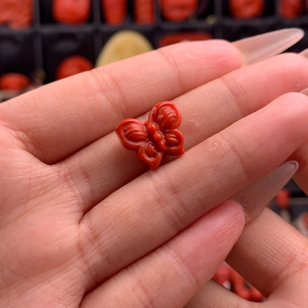 南红玛瑙小蝴蝶14+未镶嵌