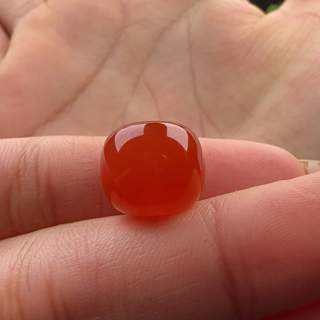 南红玛瑙未镶嵌老型12.4*10.8孔边皮裂和白纹