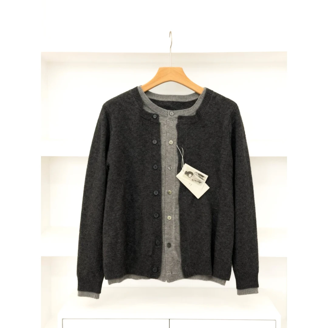 巨好穿！质感绝绝子！深灰色圆领针织开衫女新款慵懒风宽松外搭毛衣