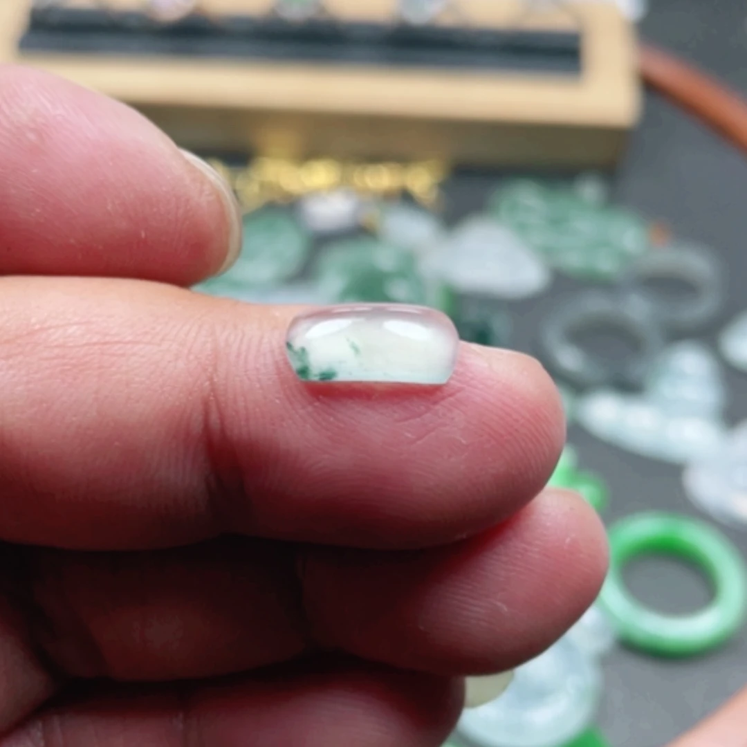 【闪购商品】翡翠颈饰未镶嵌翡翠