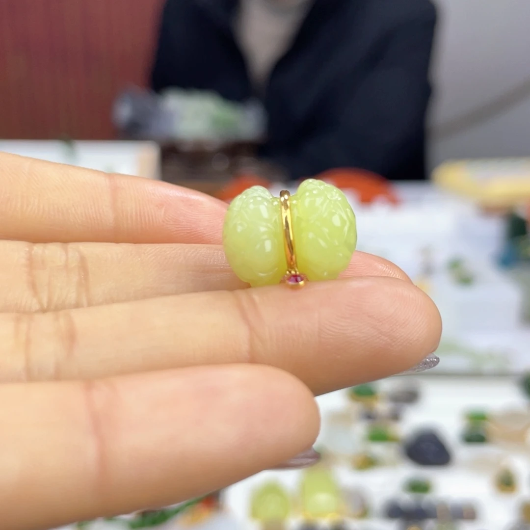 和田玉颈饰18K金镶嵌