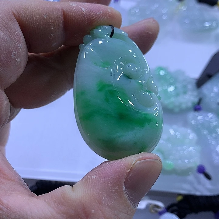翡翠未镶嵌颈饰天然翡翠A货吊坠
