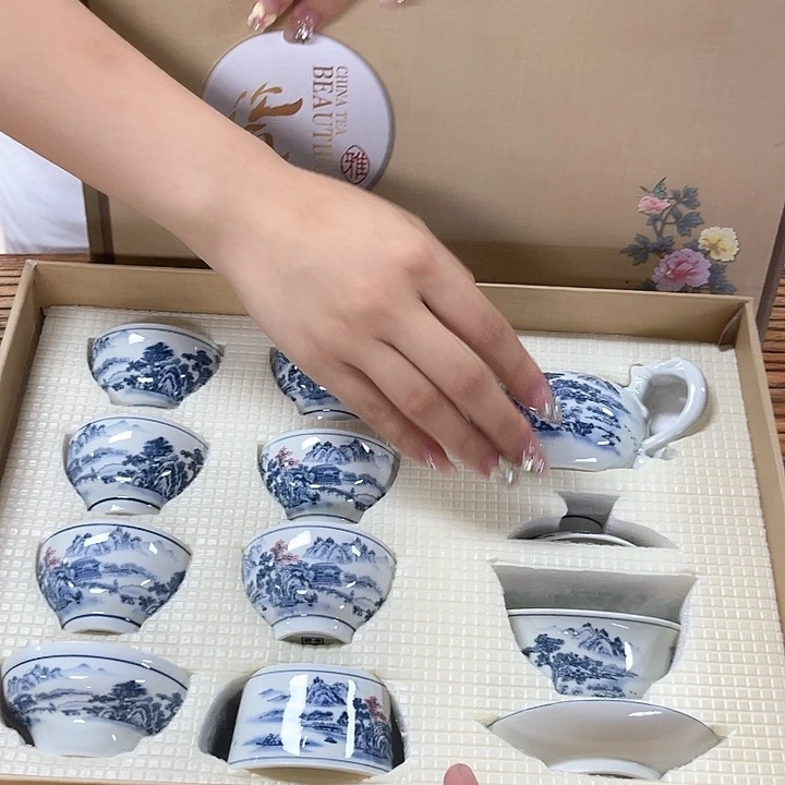 孤品茶具套装等。