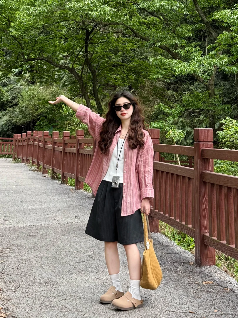 2025夏季新款韩系慵懒风粉色条纹衬衫上衣搭条纹五分阔腿裤三件套