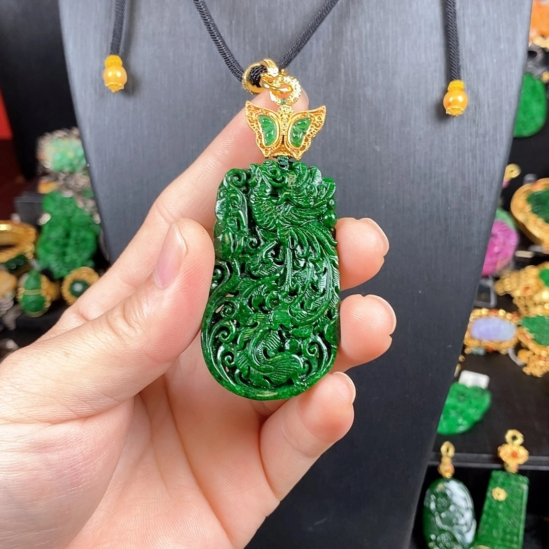 翡翠未镶嵌颈饰吊坠