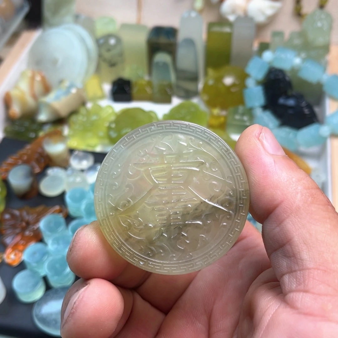蛇纹石玉未镶嵌颈饰
