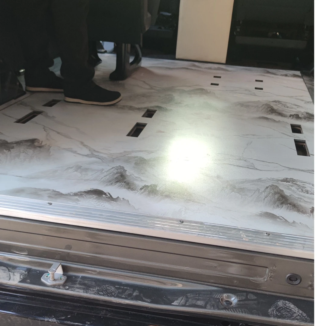 25款福特福顺7座实心铝地板三门铝合金踏板带灯汽车用品