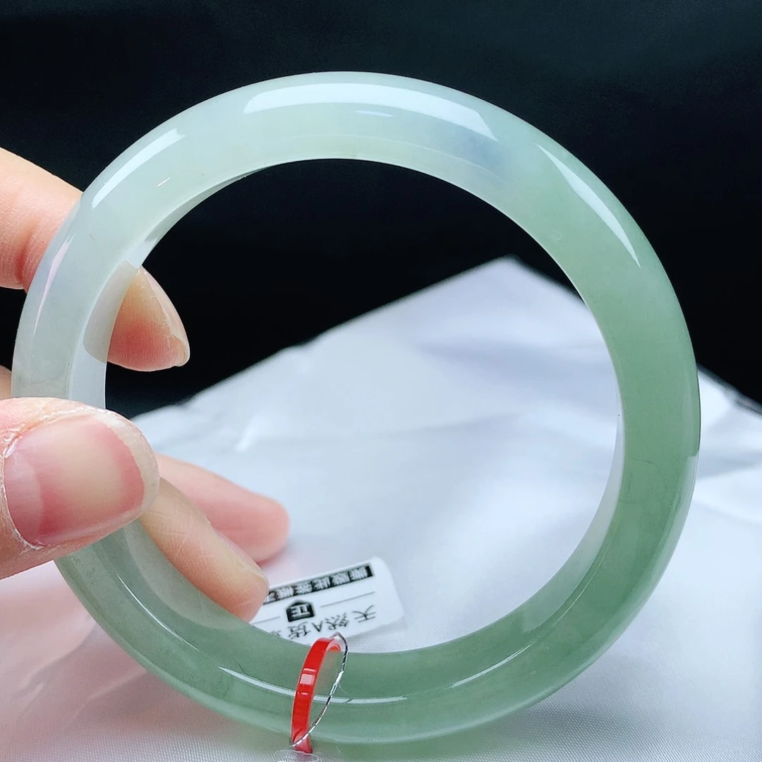 翡翠手镯未镶嵌58圈