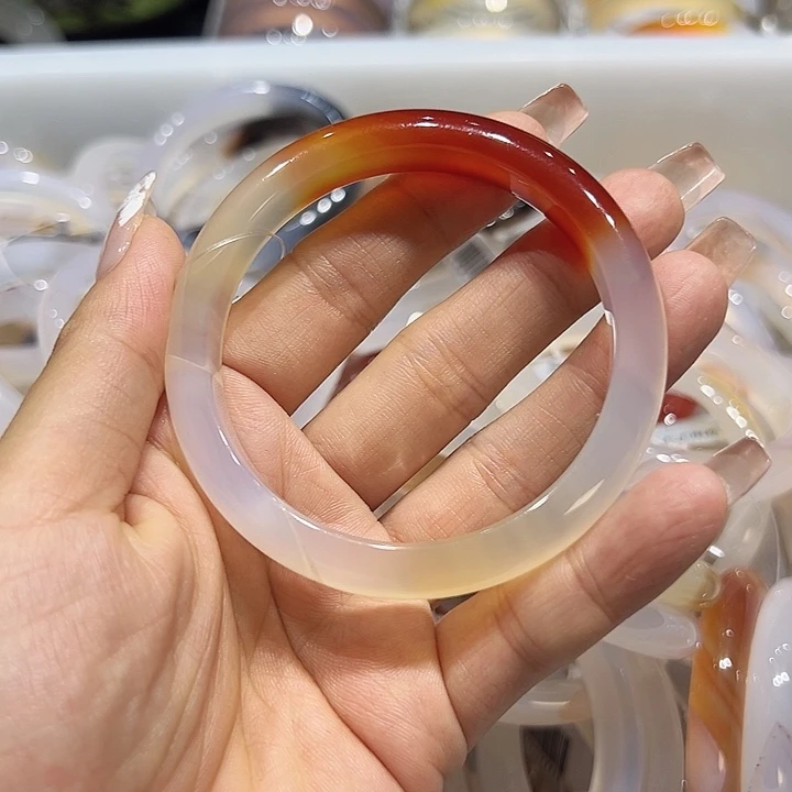 玛瑙/玉髓手镯未镶嵌粢*