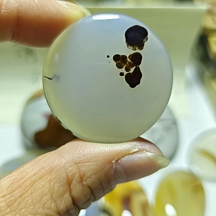 玛瑙/玉髓未镶嵌珠宝奇石