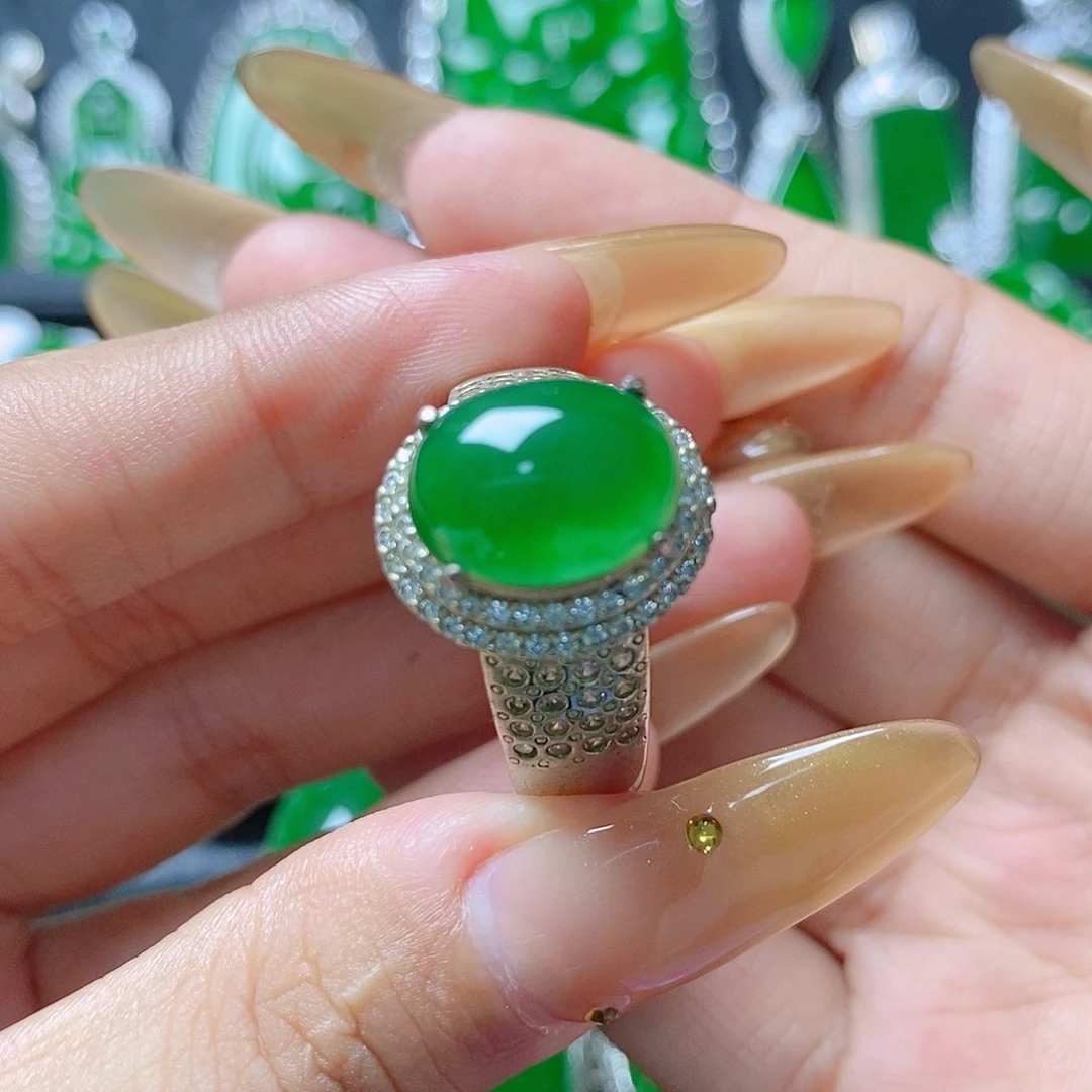 啊****颈饰未镶嵌翡翠18。