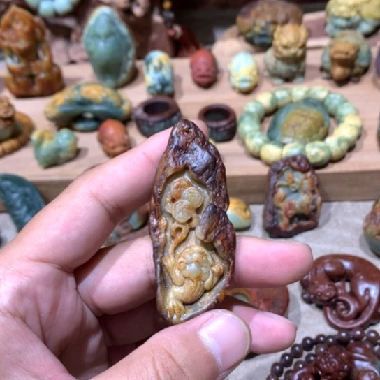 未镶嵌岫岩河磨玉（透闪石质玉）挂件紫*